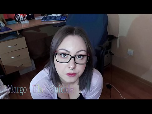 ❤️ Ọmọbinrin ti o ni gbese pẹlu awọn gilaasi buruja Dildo jinna lori Kamẹra wa %yo.pornolemon.ru ❌️❤